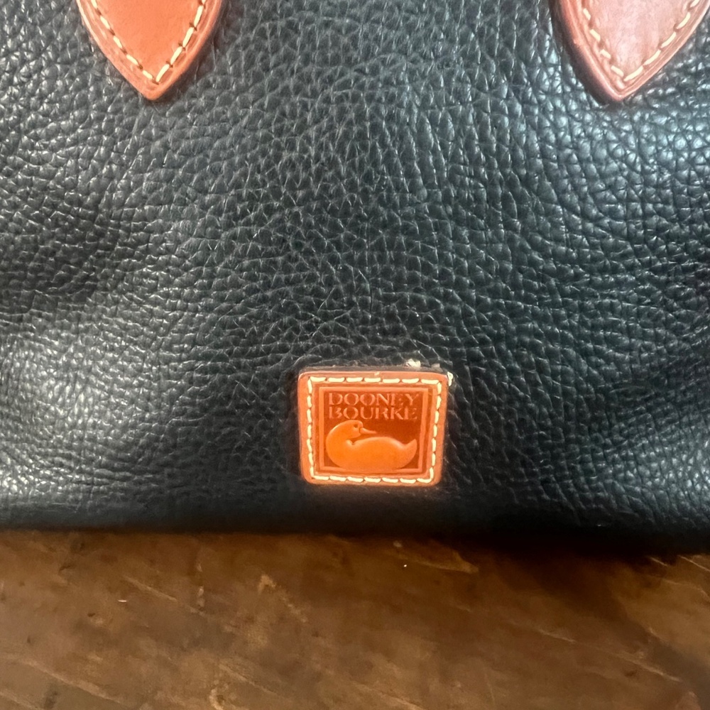 Dooney & Bourke Dillen Satchel without the crossbody strap - Picture 3 of 10